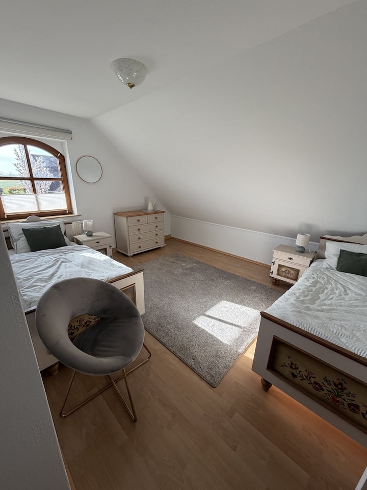 Schlafzimmer 4