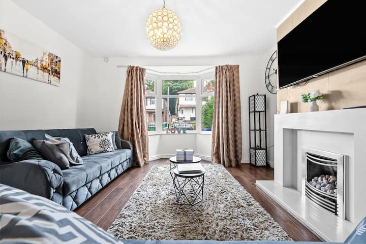 Modern & Spacious 4 Bedroom In Manchester - Mánchester