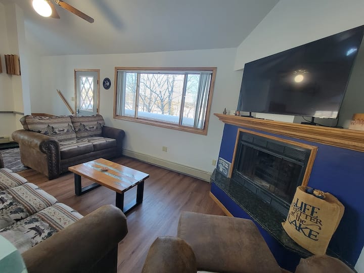 Lakefront 5 Bedroom 3 Bath Northwood Chateau 1 & 3 - Wisconsin