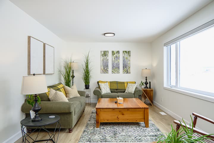 The 214 Bnb - Prince Edward