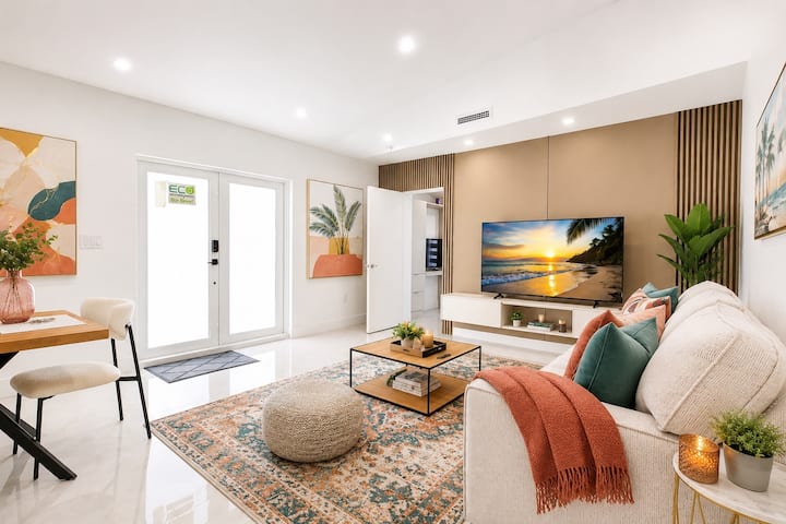 Spacious Home | Miami Springs | Sleeps 14 - Miami, FL