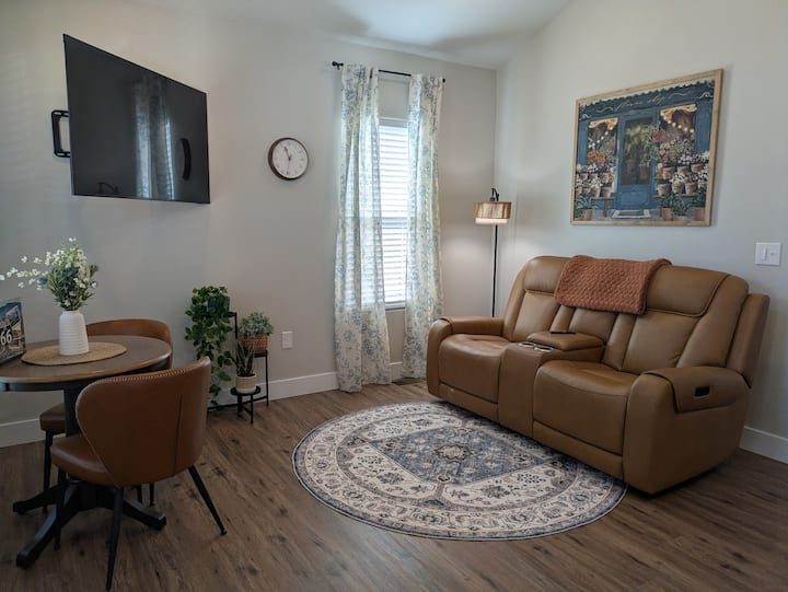 Benton Street Cottage - Waynesville, MO