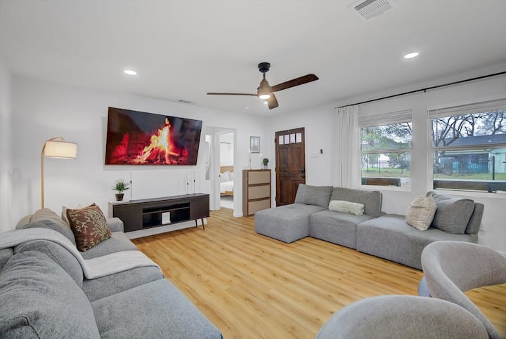 Modern Htx Nest • Free Ev Charge • 12 Min Downtown - Houston, TX