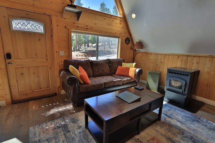 Luxury Cabin | Hot Tub & Fire Pit Retreat - Duck Creek Village, UT