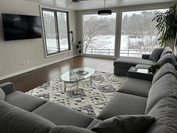 Lakefront Mansion In Greenwich (6br/4.5ba) - Greenwich, CT