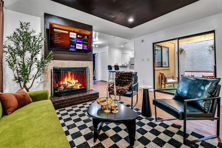 Retro Dallas Gem: Game Room + Fire Pit - Dallas, TX