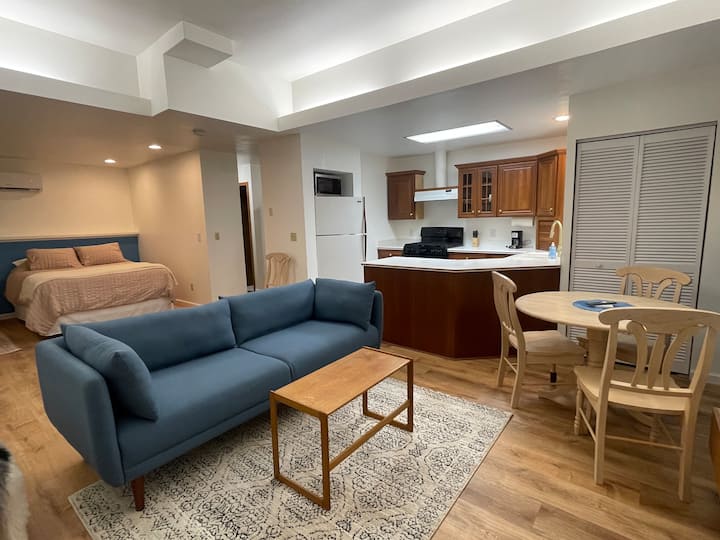 Bright, Spacious View Apartment - Extended Stay - Port Townsend, WA
