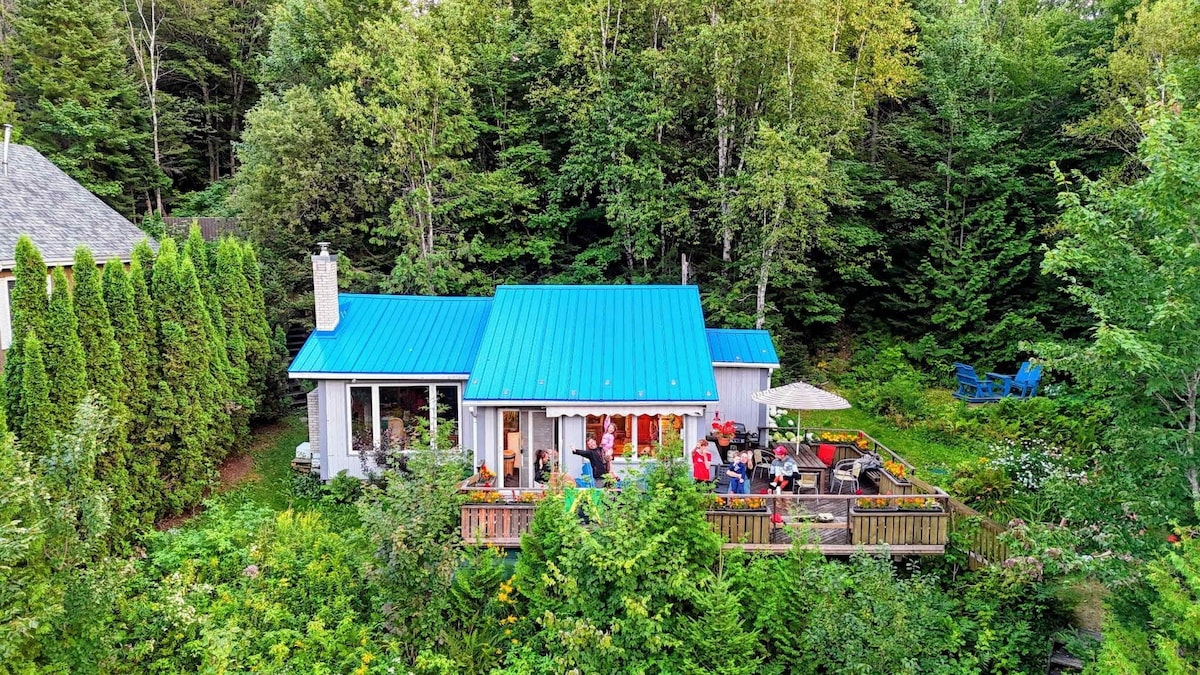 Rustic cottage nestled on the shores of Lake Colibri - Houses for Rent ...