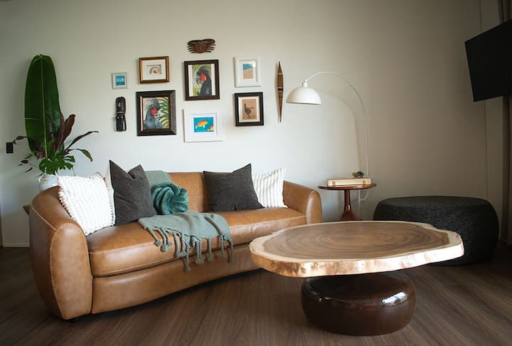 Resort Style Luxury Apartment -Ocean & City Views. - Cairns