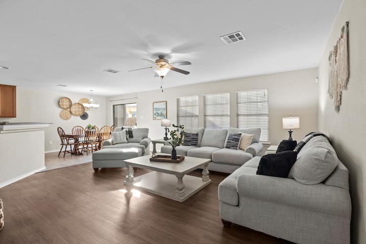 4 Queen Beds + Garage Parking In West Temple - Temple