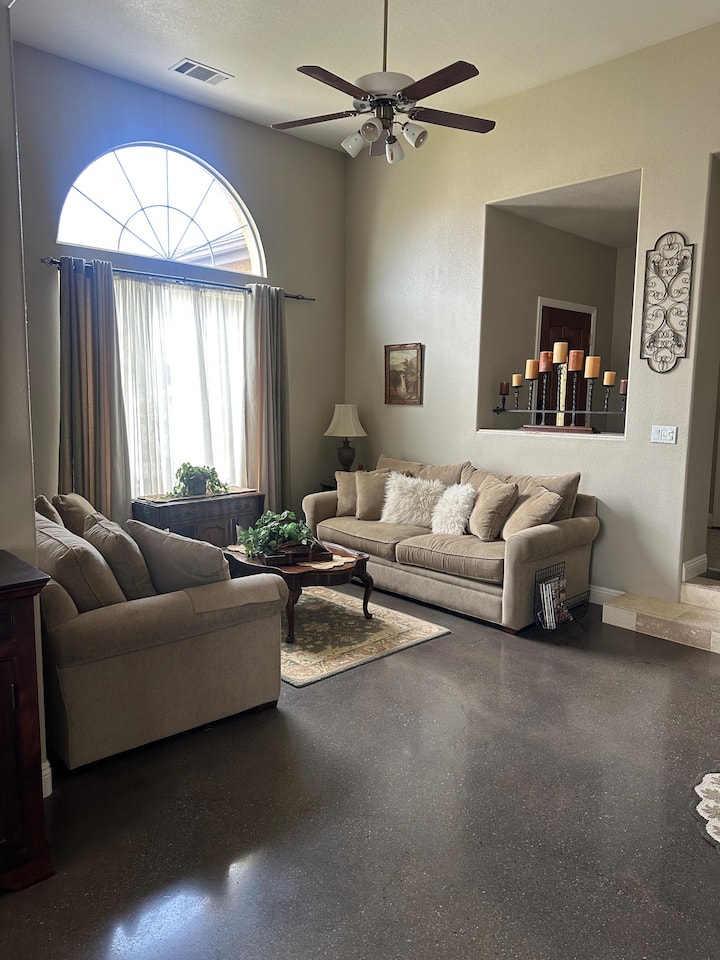 Beautiful, Cozy Home Located 1 Mile From Downtown! - Paso Robles, CA