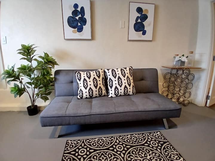 Quaint And Cozy. Junior Apartment - San Leandro, CA