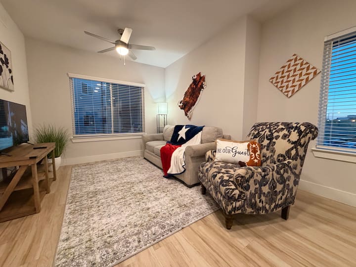 Bluebonnet Escape | Cozy 1br Near Ennis Trails - Ennis, TX