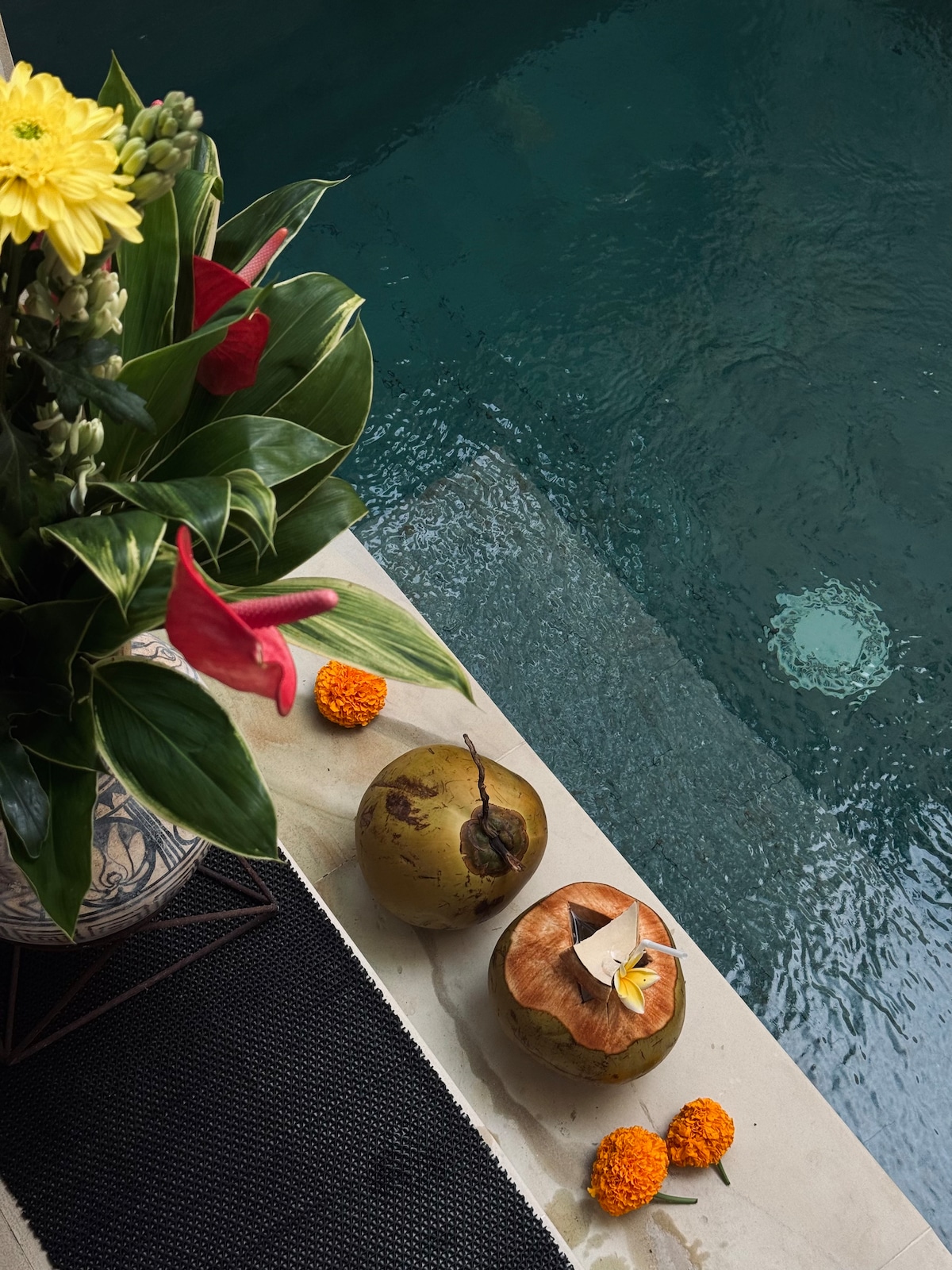 Villa in Kuta Utara · 2 bedrooms · 2 beds · 2 private baths, comparable Airbnb