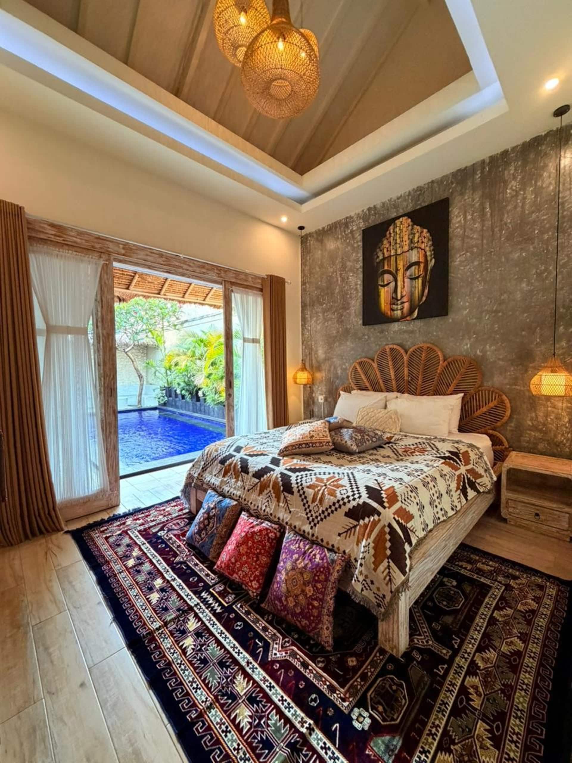 Cozy Poolside Deluna 3 Bedroom Private Villa in Bali 3