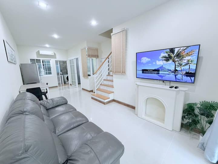 Cozy 3br Townhome • Family Friendly - Chiang Mai