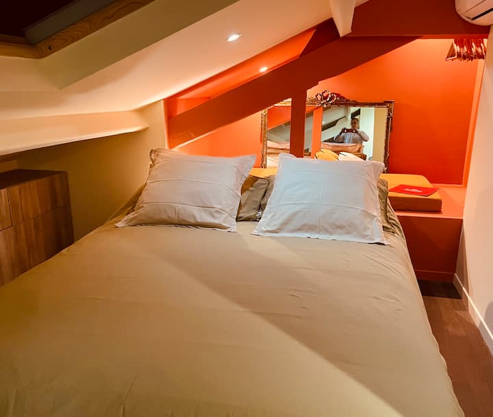 Schlafzimmer 1