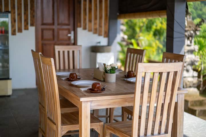 One Bedroom With View. Seraya Getaway With Pool. - Seraya