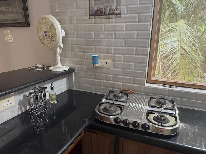 Full kitchen image 5