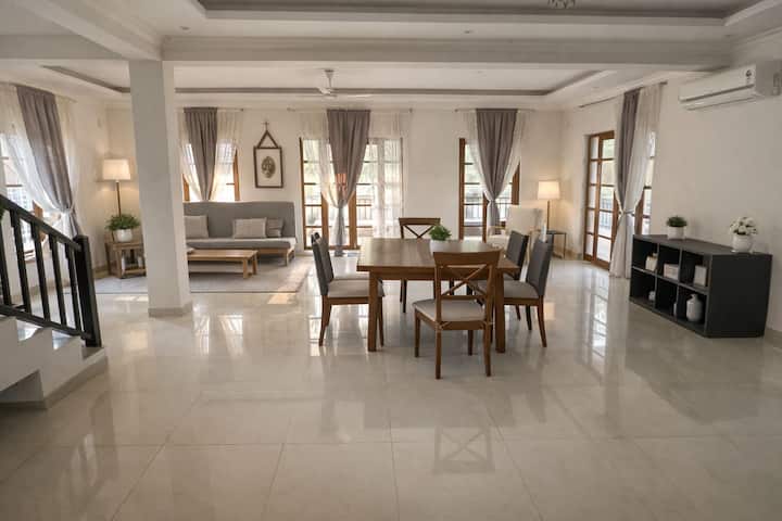 Living room image 1