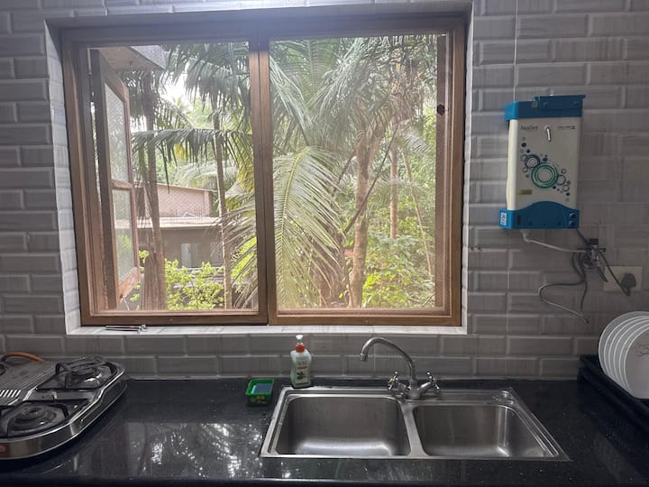 Full kitchen image 4