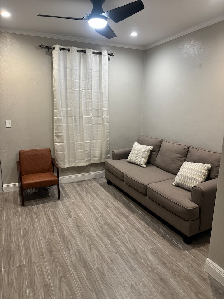 Palm Cove | Walk To Beach | Pool | Near Airport - Nassau