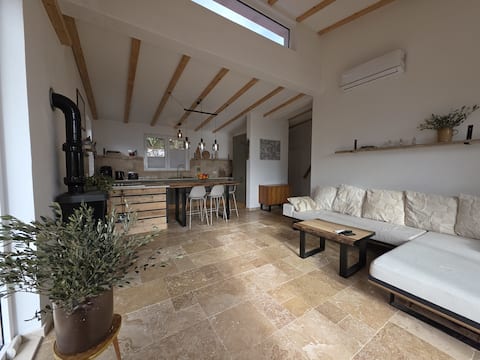 Top performing Airbnb: Sunrise Villa | Infinity Pool & Panoramic Views in Pečurice Dio