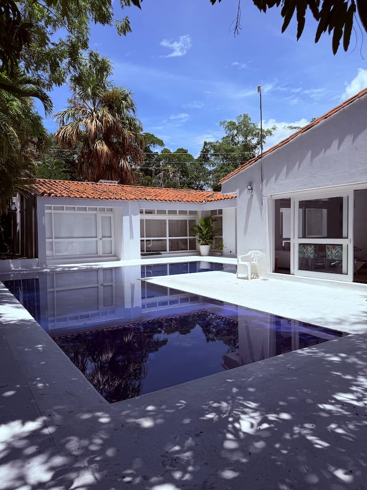 Especular Casa Sobre El Lago Principal - Ricaurte