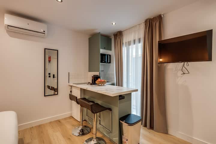 Boutique Studio With Kitchen & Balcony | Marbella - Ojén