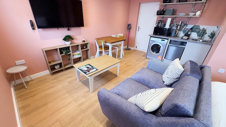 Studio Flat In Seymour Road - Bristol