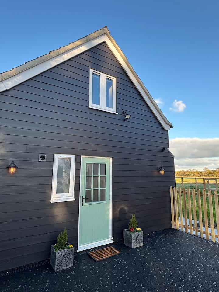 Clay Barn - Dog Friendly, Countryside Retreat - Suffolk
