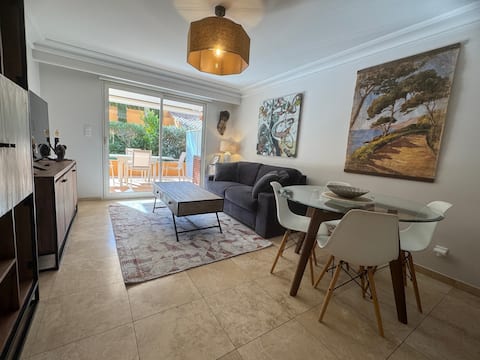 Airbnb performant: Luxury air-conditioned apartment with terrace and garden à Cavalaire Sur Mer