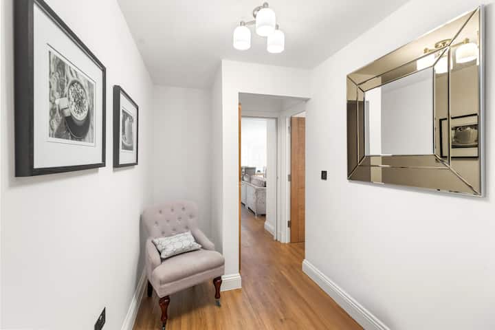 Modern 3br Basement Flat With Outdoor Terrace - サウスエンド＝オン＝シー