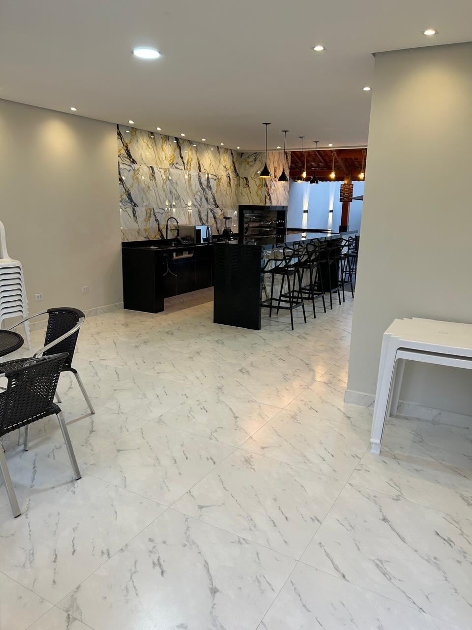 Party space with pool and barbecue area. - Guesthouses for Rent in ...