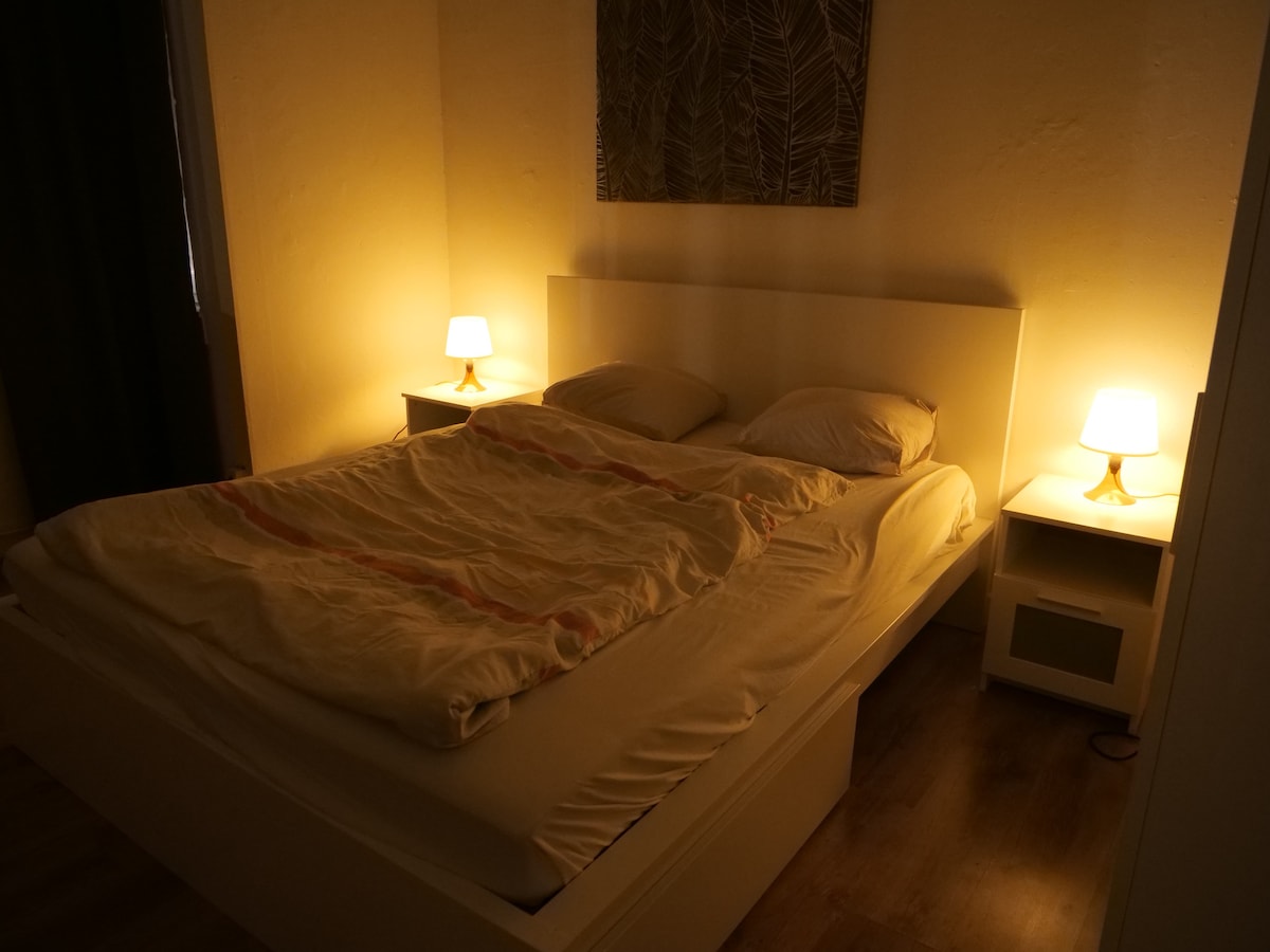 Popular Airbnb listing: Quiet Place in Quartier Du Centre Centrumwijk