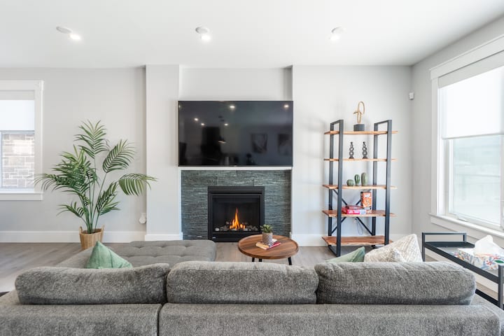 Modern 4br 3.5ba In West Bedford - Halifax