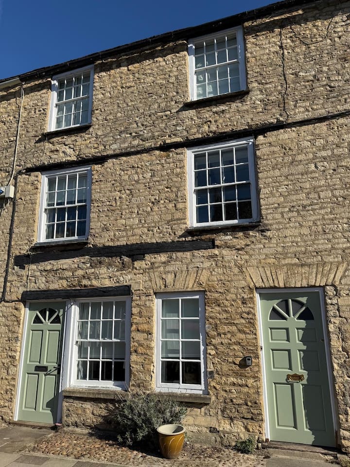Beautiful 2 Bedroom Flat In Heart Of Woodstock - Chipping Norton