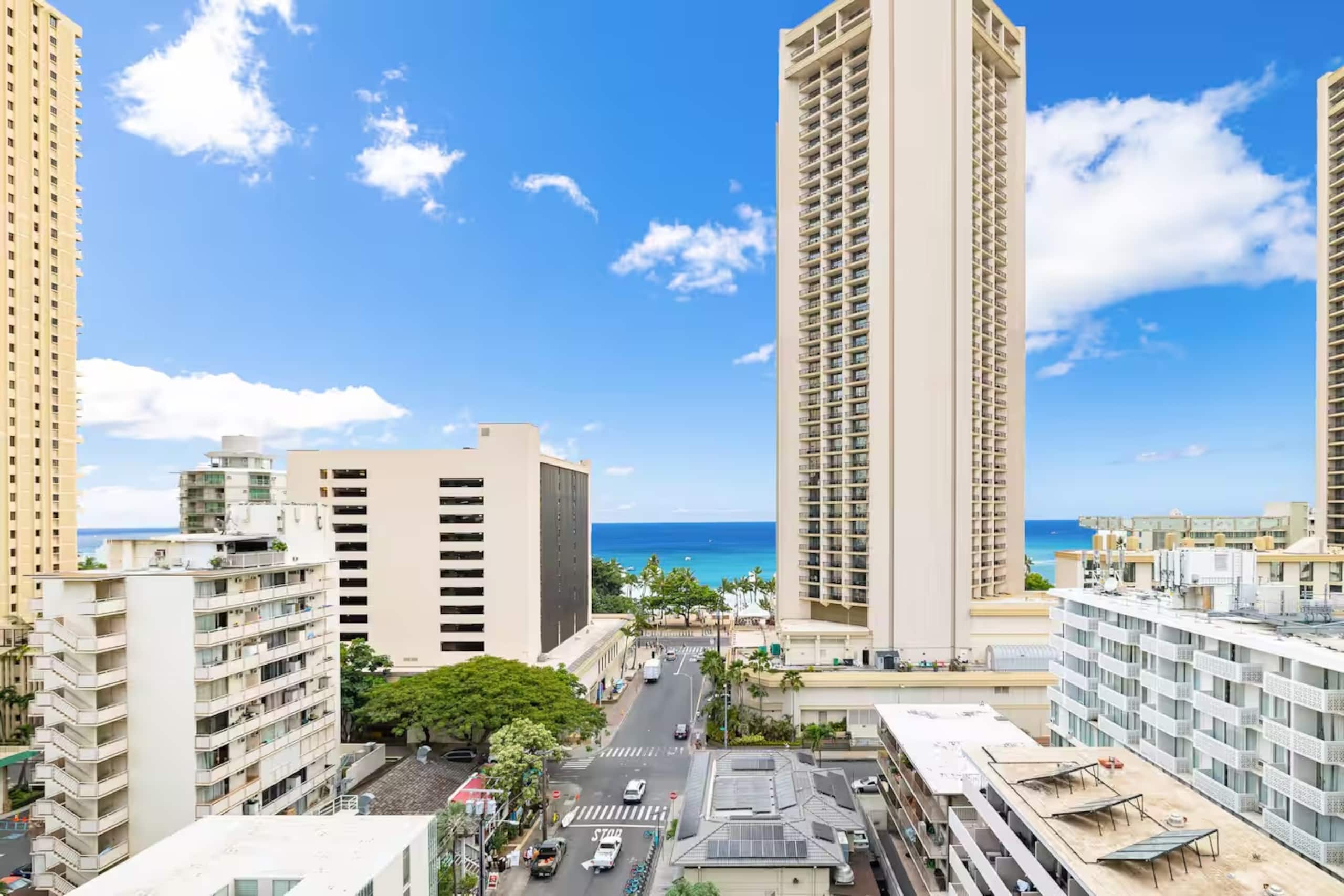 12th Floor Ocean View - 5 min to Waikiki Beach - Image 25