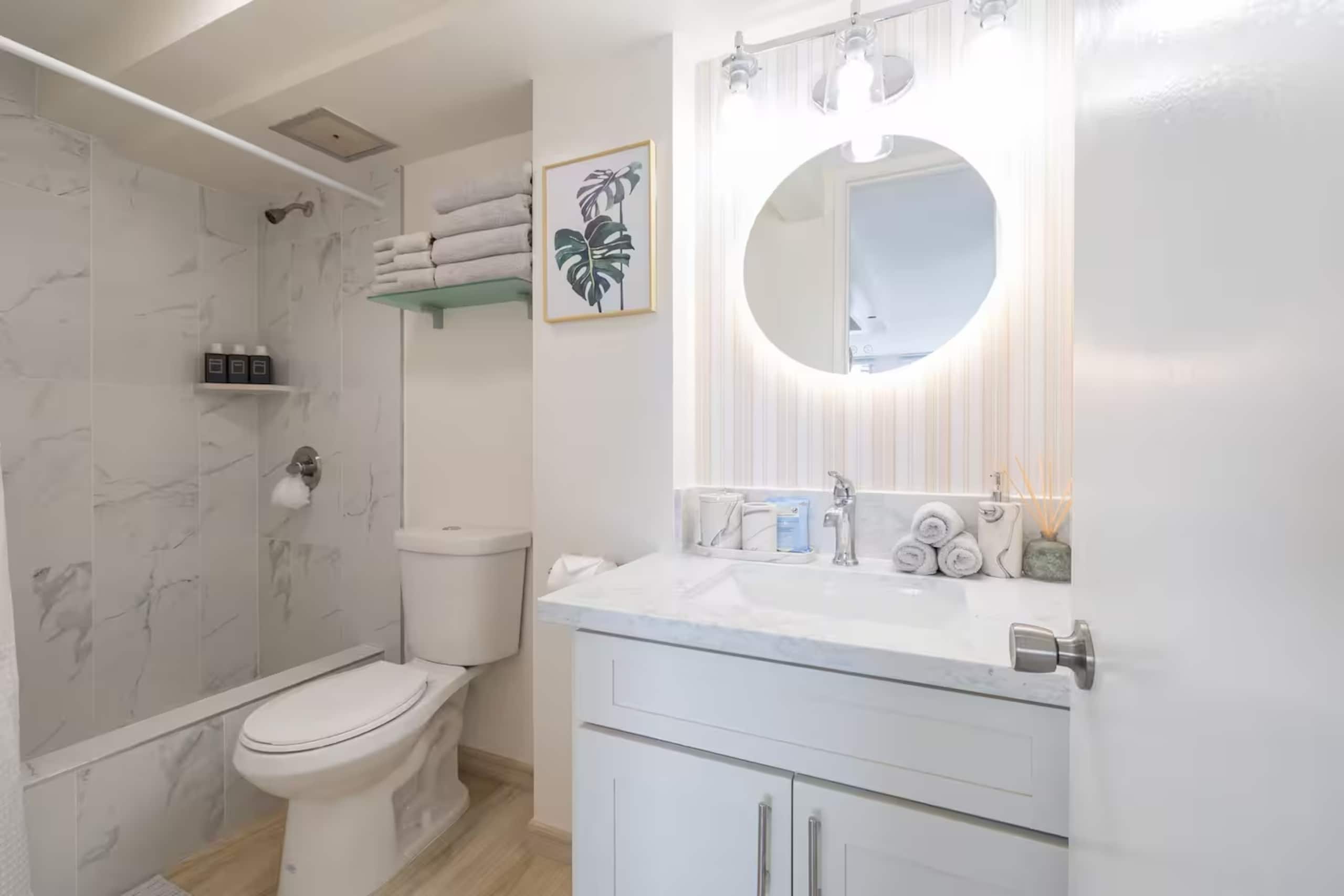 12th Floor Ocean View - 5 min to Waikiki Beach - Image 18