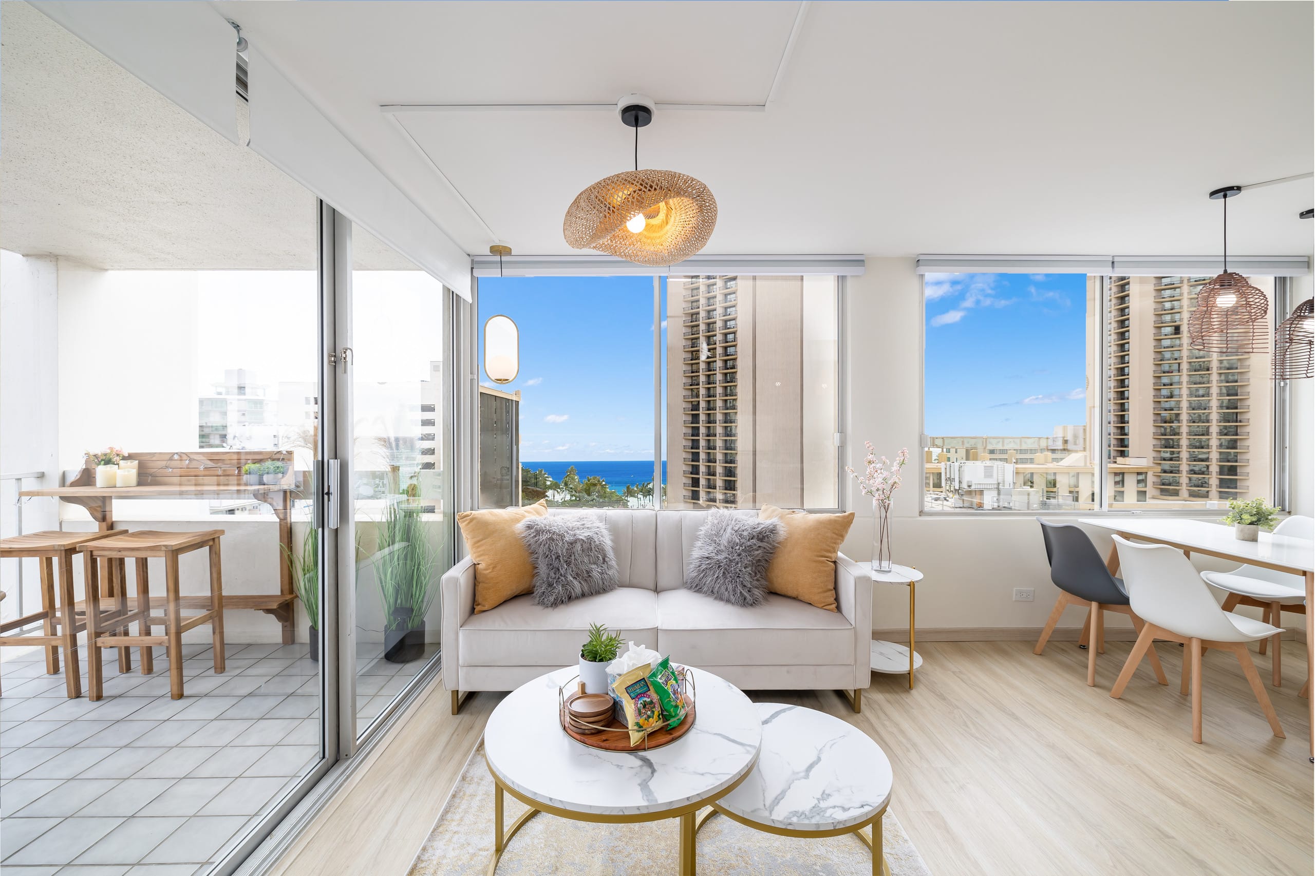12th Floor Ocean View - 5 min to Waikiki Beach - Image 2