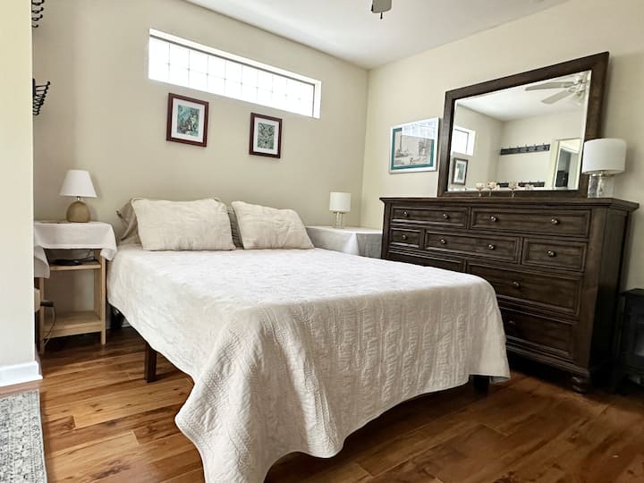 Central, Private Guest Suite W/outdoor Space - Tallahassee, FL
