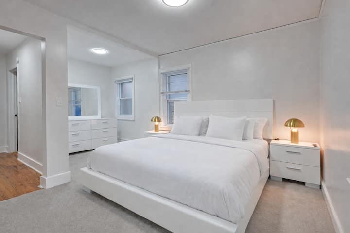 King size mattress with smart tv