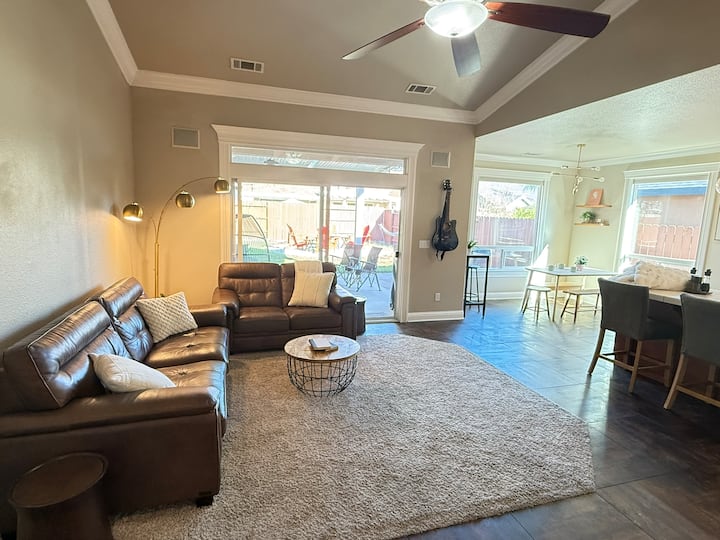 Castenda Vista Retreat - Redding, CA