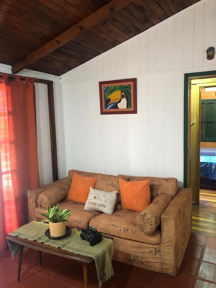 "Casa De Huéspedes Doradito" 
Cabaña + Quincho - Eldorado
