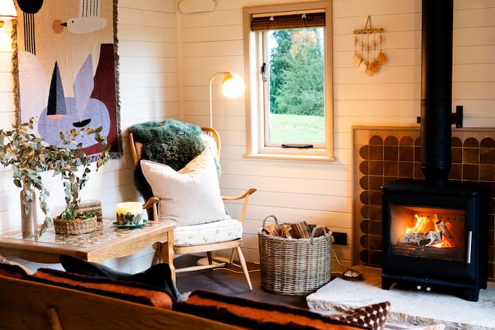 Dab | Lake District Coastal Cabin With Sea Views - Grange-over-Sands