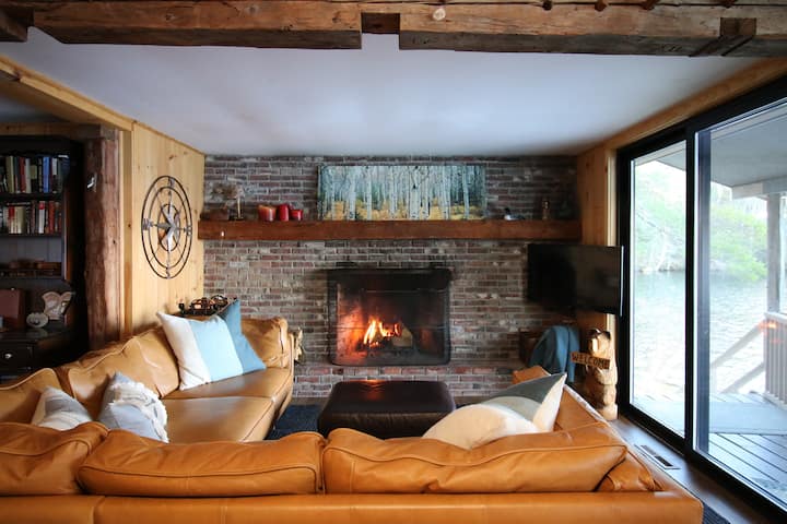 The Lake's Edge | Cabin On Blaisdell Lake - Lake Sunapee, NH