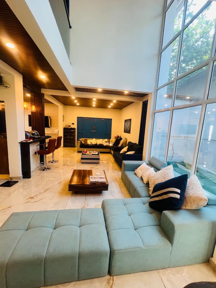 Living room image 3