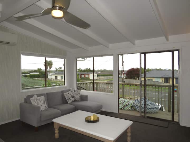 Happy Haven | Spacious Family Retreat In Waipu - Waipu