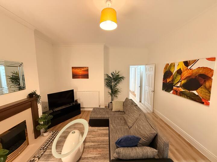 Bright And Stylish 2 Bed House - Hartlepool