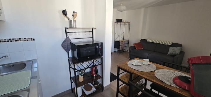 Studio Cosy Confort à 2 Minutes à Pied De La Gare. - Laval